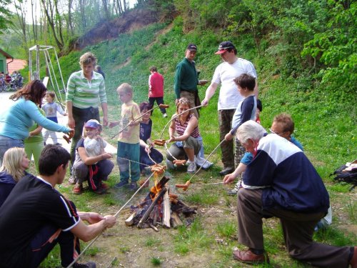 Otevírání studánky nad Žlebem - 7.5.2006